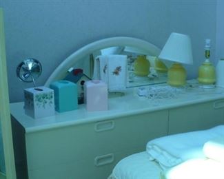 4 PC. TWIN BEDROOM SET WITH DRESSER AND MIRROR, TWIN BEDS AND MATCHING MIRRORED TALL CHEST