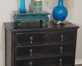 Smaller size rubbed edge chest, blue Asian style stand