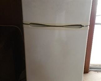 older Whirlpool refrig/freezer