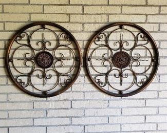 metal round decor