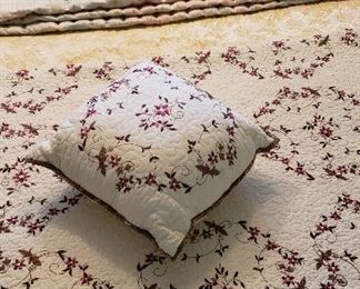 king size quilt and pillow