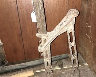 Model A/T Tire Saver jack