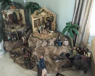 Department 56 Neapolitan Nativity Set