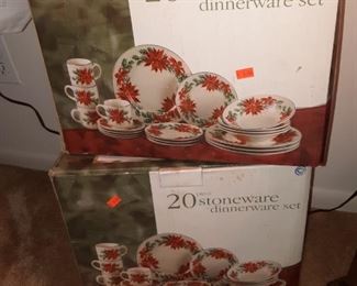 20 Piece Holiday Stoneware Dinnerware Set