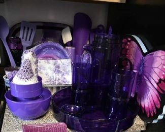 PURPLE PLASTICWARE/UTENSILS, DOILIES/MUGS/PAPER GOODS