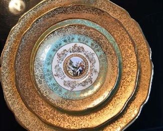 PLACE SETTING-SERVICE FOR 8