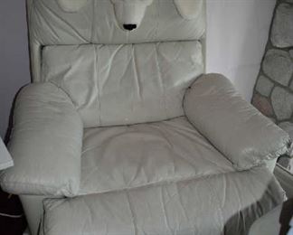 LEATHER RECLINER
