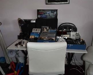 TABLE, MEDIA, ELECTRONICS