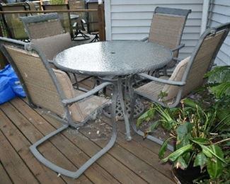 PATIO SET