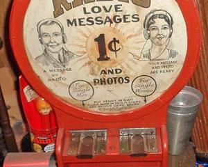 RADIO LOVE MESSAGES COIN OPERATED MACHINE