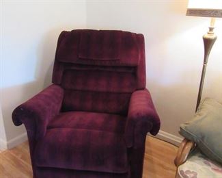 Over-sized recliner