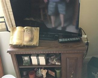 TV not for sale /Only the stand and misc items for sale
