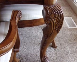 Benchmark dining room table with 2 leaves and 6 chairs. Matching china cabinet.