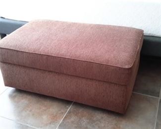 Storage ottoman