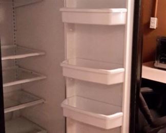 Kenmore side by side fridge, very clean!