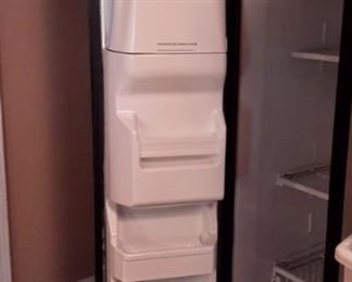 Kenmore side by side fridge, very clean!