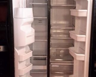 Kenmore side by side fridge, very clean!