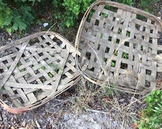 More tobacco baskets