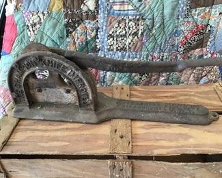 Unusual brand tobacco cutter