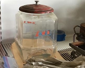 Lance jar with matching lid