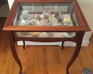 Fine China Display Table