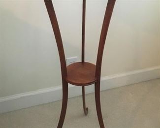 Curved Leg Accent Table