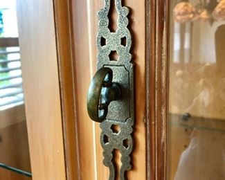 Hutch hardware detail