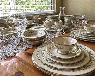 Lenox. Brookdale pattern. 106 pieces. 12-serving. All pieces avaialble. Like new. $500