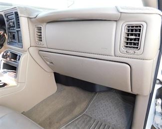Look at this interior! Like it just came from the showroom!