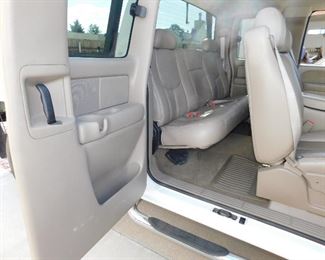 Again, look at this interior.