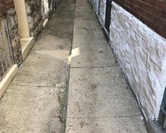 Gangway To The Garage ~ You Must Decided If Yo Want To Go To The House Or Garage On Your Number ~ Separate Check Out In Garage