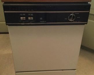 GE Portable Dishwasher with Butcher Block Top https://ctbids.com/#!/description/share/209707