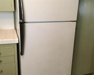 Amana Refrigerator Freezer Model 18 https://ctbids.com/#!/description/share/209666