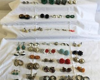 Vintage Clip Earrings 91 Piece https://ctbids.com/#!/description/share/209753