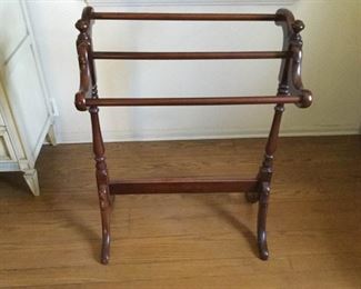 Wood Quilt Hanging Rack https://ctbids.com/#!/description/share/209635