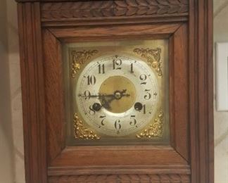 SMALL ANTIQUE SHELF CLOCK