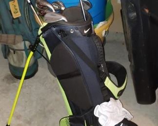 16 Golf Clubs