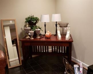 60 Table and Lamps