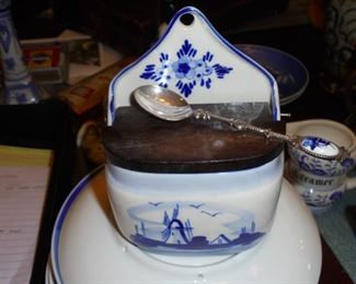 Royal Delft wall saltl holder w/matching spoon