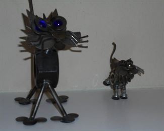 3 Metal 'Gear' cats