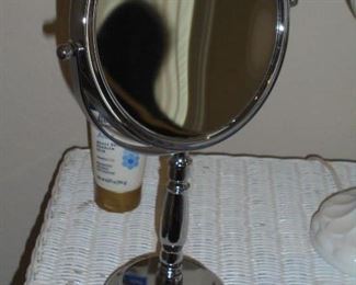 2 sided magnifier make up mirror