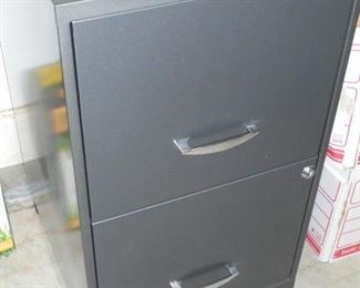 2 drawer filing cabinet w/castors
