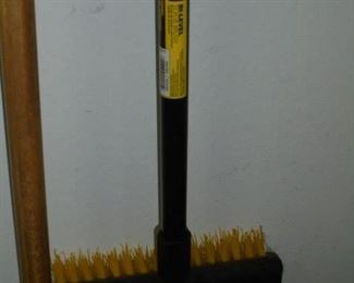 rubbermaid 12" deck brush/broom