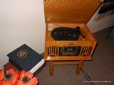 St. Louis Reproduction - Turntable, AM/FM Radio and CD player