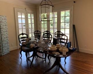 Hepplewhite Dining Table & 6 Ladder Back Chairs