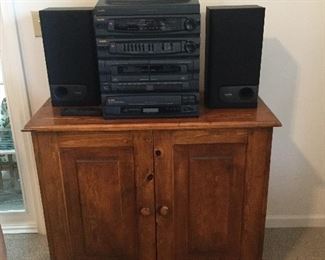  VeraTron Stereo, 2 Speakers and Turntable