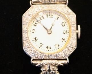 14k Harry Winston  Ladies Watch w/ Diamond Bezel
