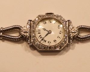 14k Ladies Watch w/ Diamond Bezel