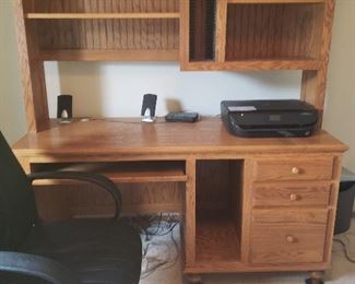 Nicer oak computer desk