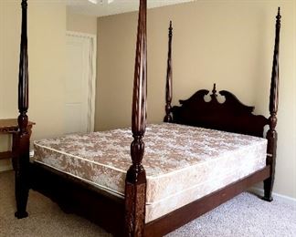 Four poster queen bed complete